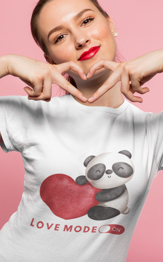 Women's Cute Bear Valentine T-shirt